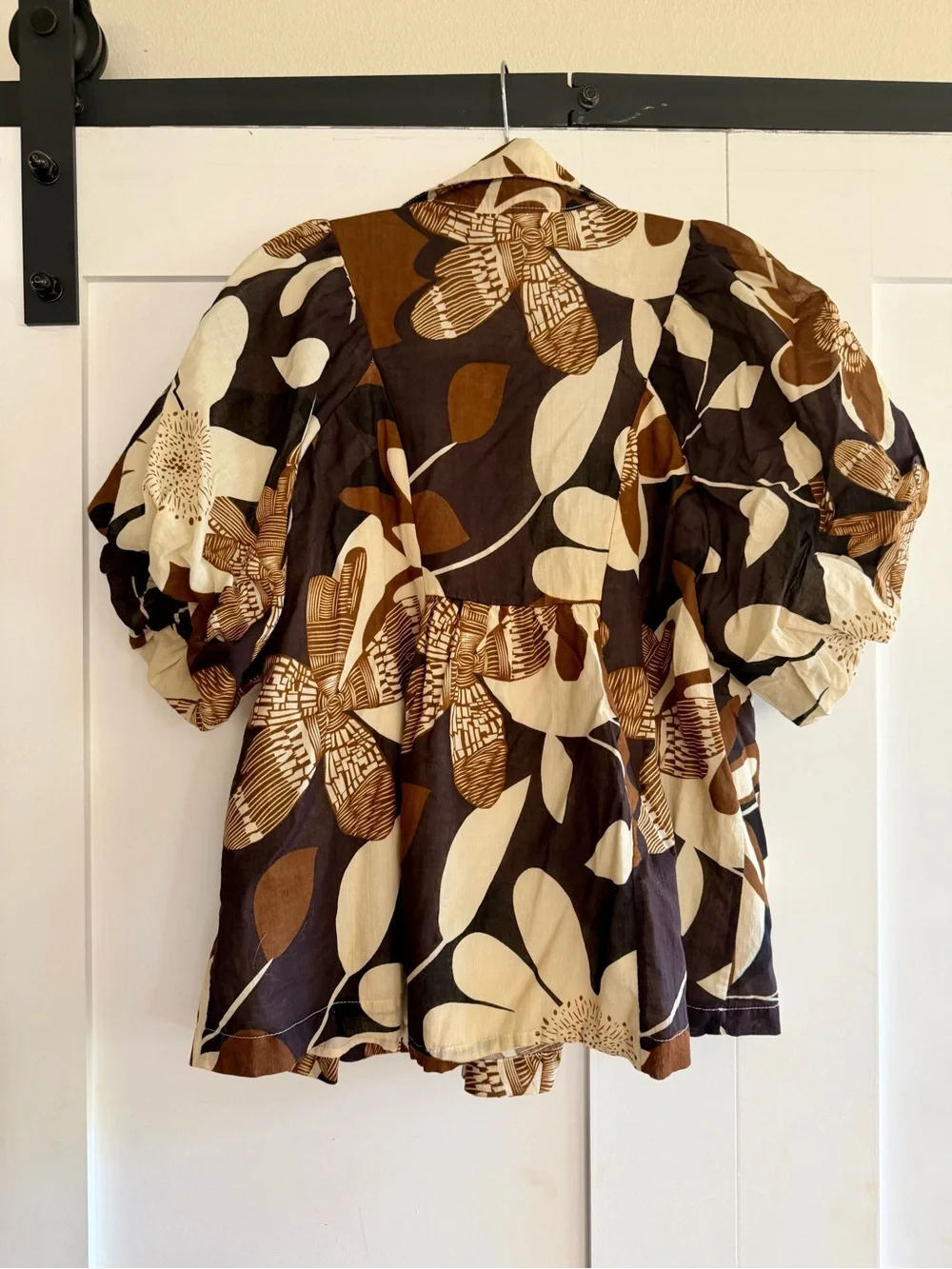 Umgee Brown & Cream Floral Smocked V-Neck Puff Sleeve Top - Picture 2 of 5